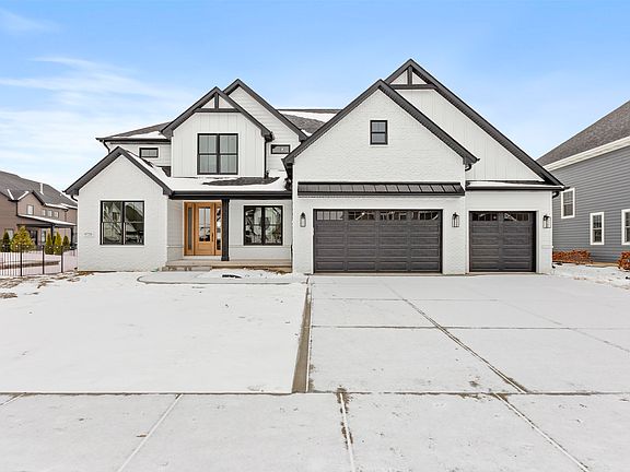2nd image of 9720 Dunegrass Way