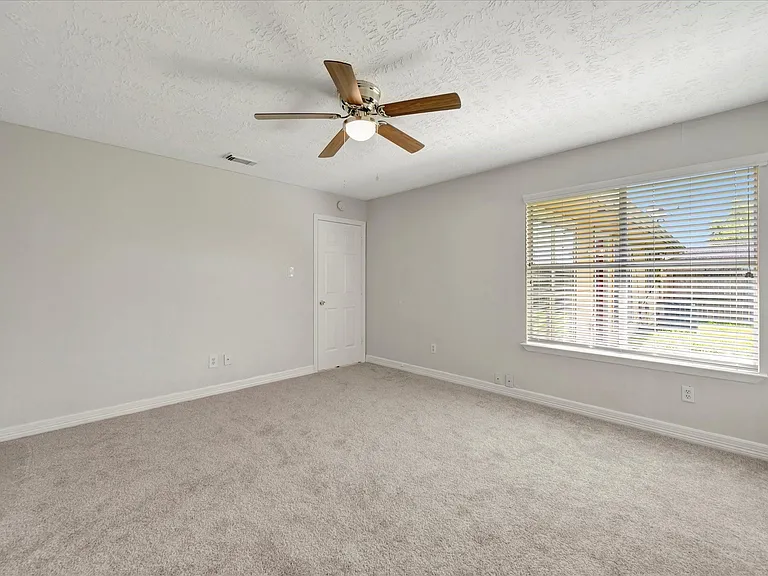 2505 Ironclad Dr — Photo 14