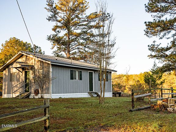 4th image of 100 Center Grove Rd