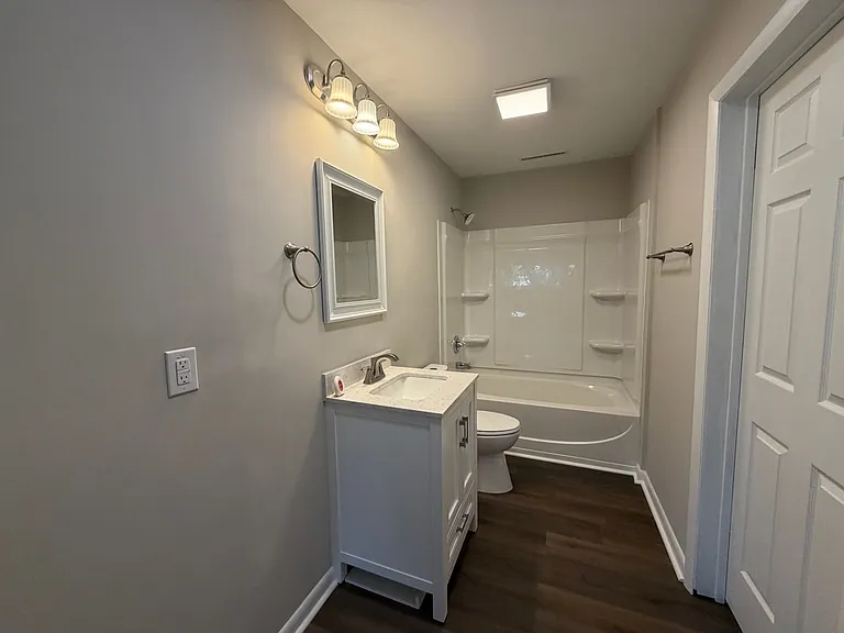 228 College Dr — Photo 20