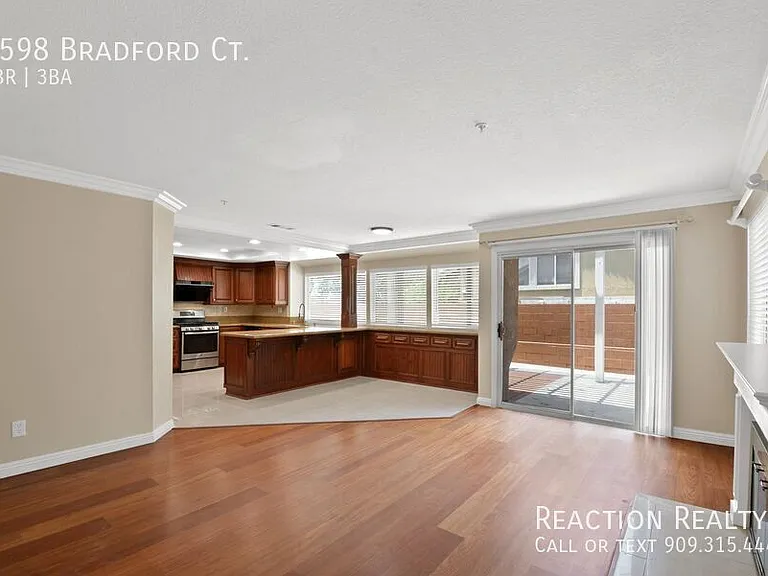 6598 Bradford Ct — Photo 22
