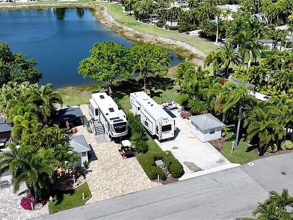 3rd image of 5592 Brightwood DR