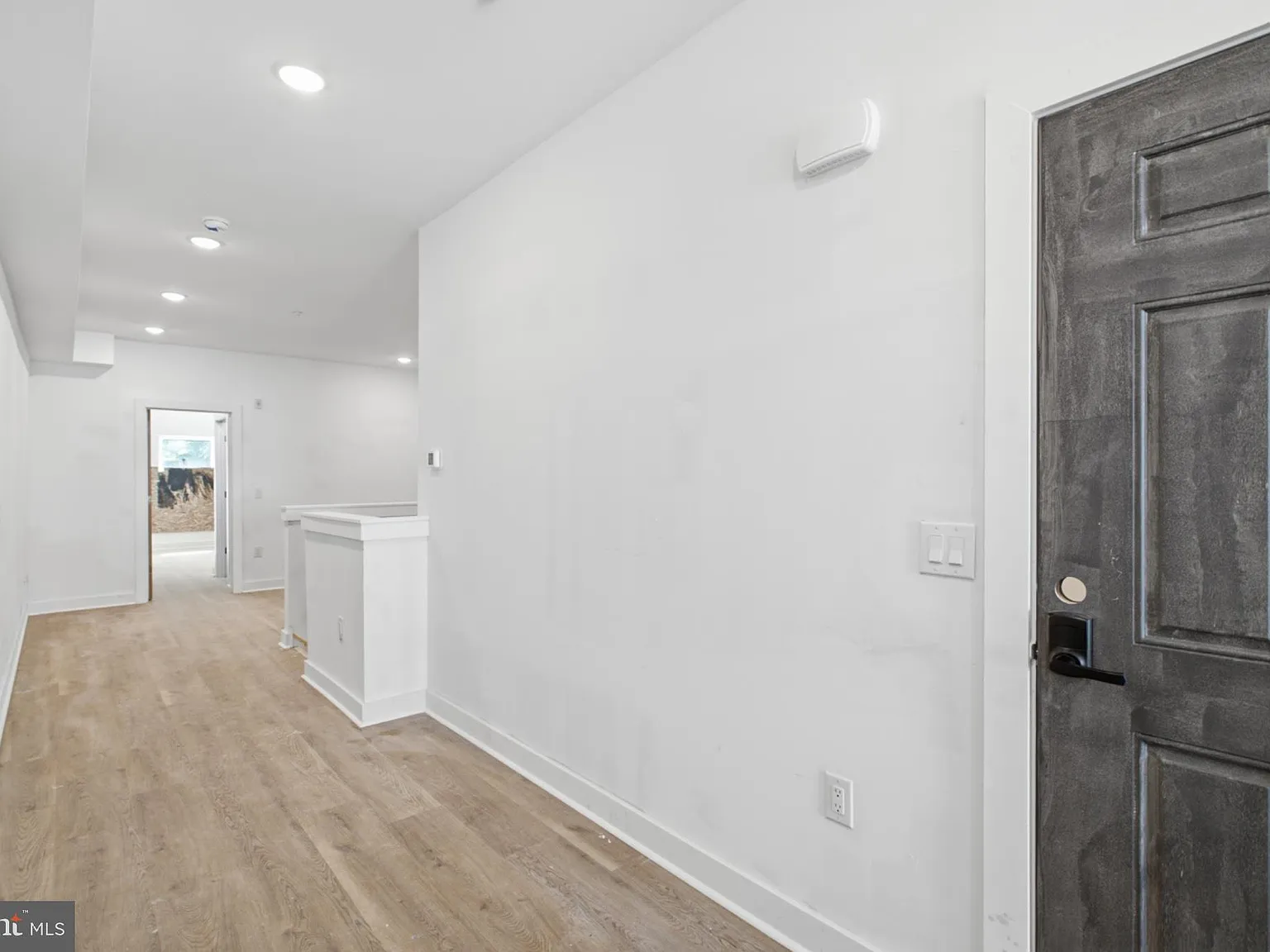 3 bed, 3.0 bath, $1,800 — Photo 3