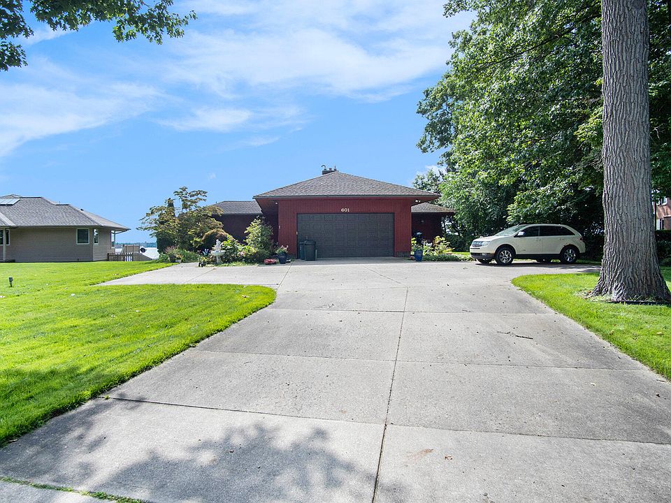 601 Ruddiman Dr, Muskegon, MI 49445 MLS 23031984 Zillow