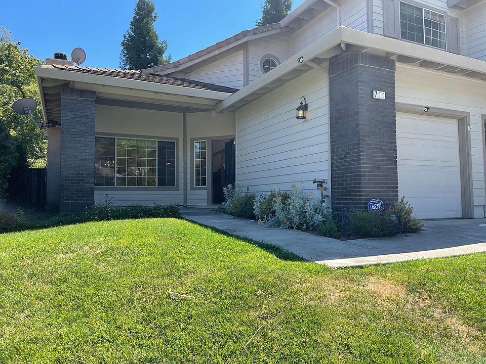 1st image of 711 Bourne Ct
