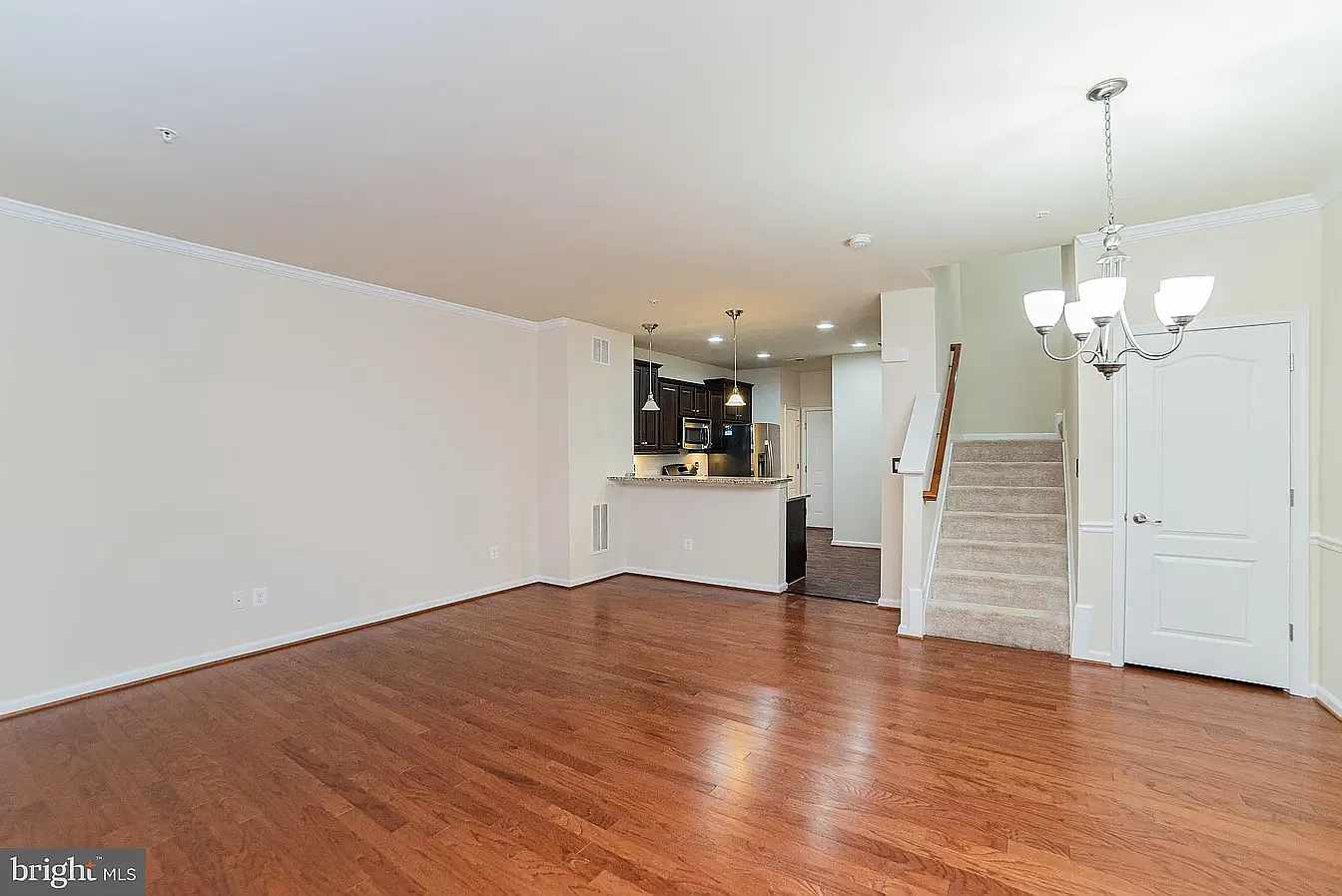 3 bed, 1614 sqft, $3,200 — Photo 3