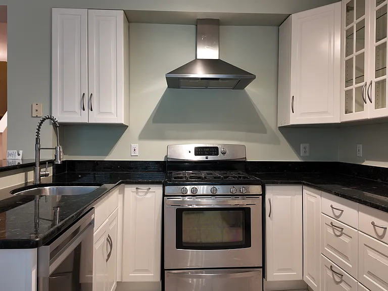 4094 Fountainside Ln — Photo 9