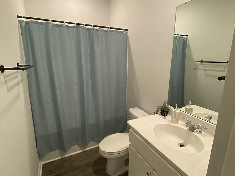 Talladega Dr — Photo 20