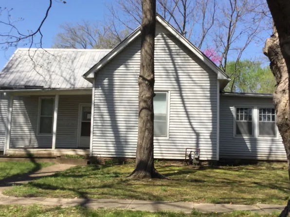 100 N Moulton St, Leeton, MO 64761