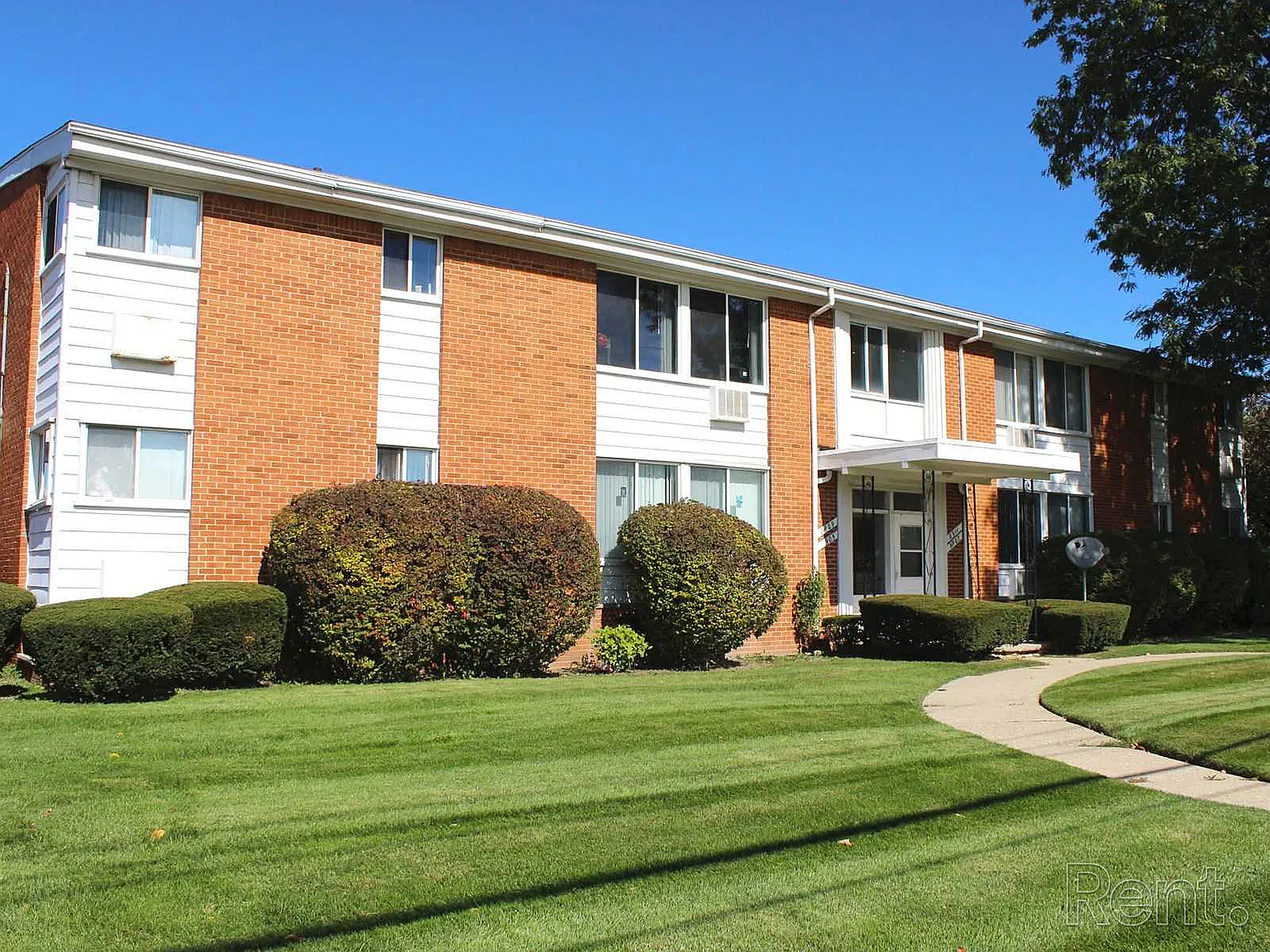 Lorraine Manor — Photo 2