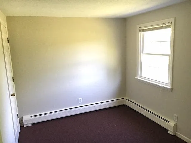 4 bed, 1.5 bath, 1620 sqft, $4,250 — Photo 2