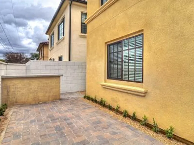 1381 San Juan St — Photo 14