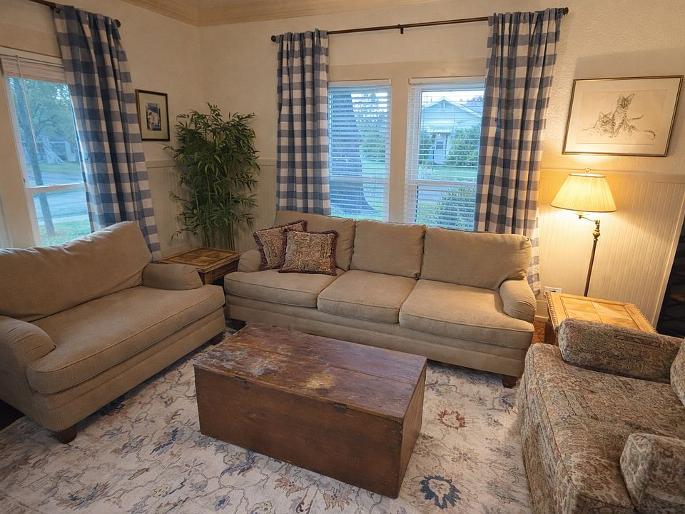 Comfortable shared living room with plenty of seating_great for relaxing or studying