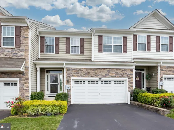 253 Fairfield Cir W, Royersford, PA 19468