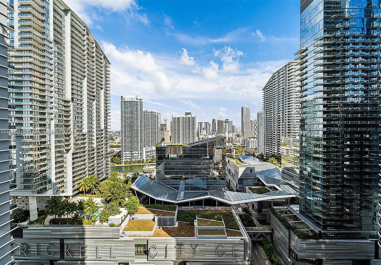 1 bed, 1.5 bath, 715 sqft, $3,195 — Photo 2