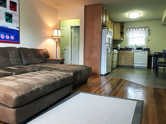 Living Room / Kitchen