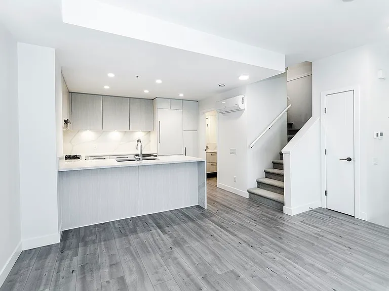 2035 Glenaire Dr #238 — Photo 4