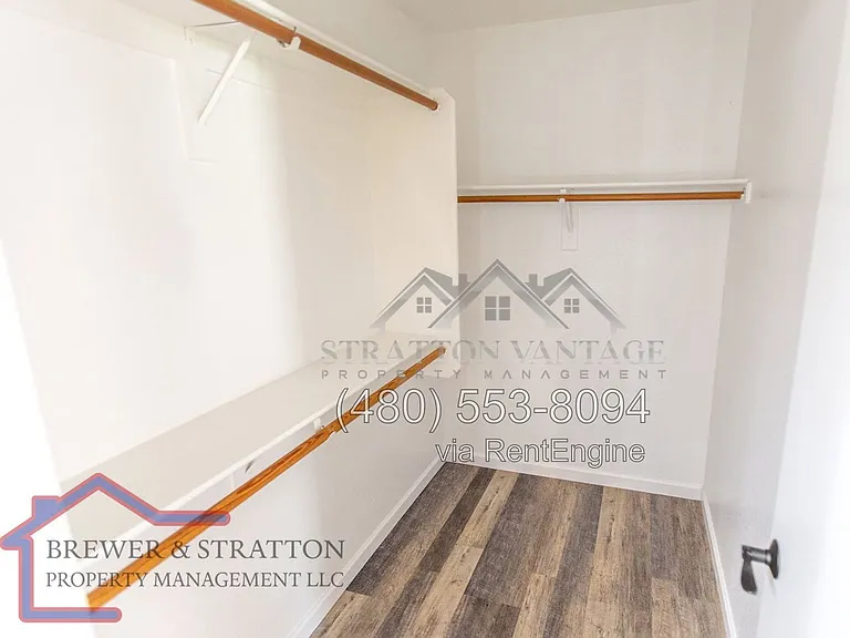 689 W Constitution Dr — Photo 36