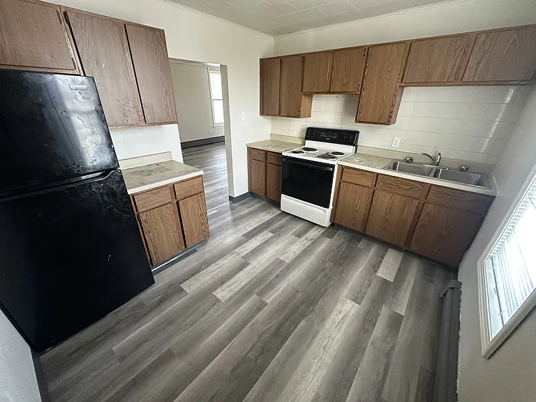 405 S 8th St — Photo 4