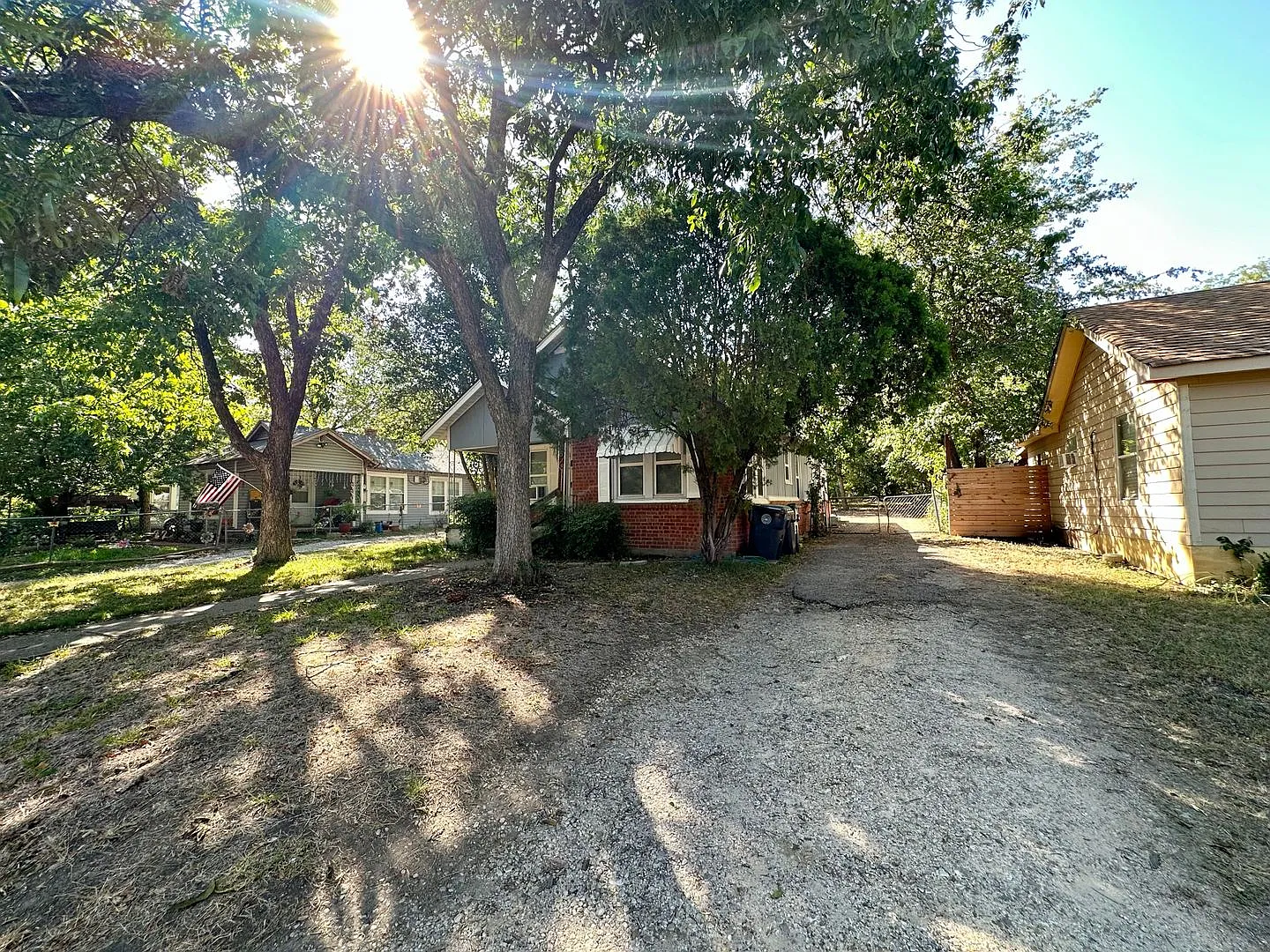 Accepting Housing Charming 2/1 with an additional living room or a 3rd bedroom — Photo 3