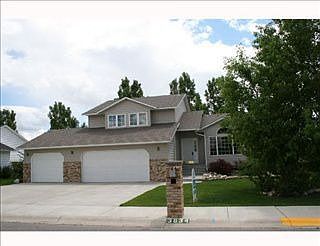1st image of 3834 Parkhill Dr