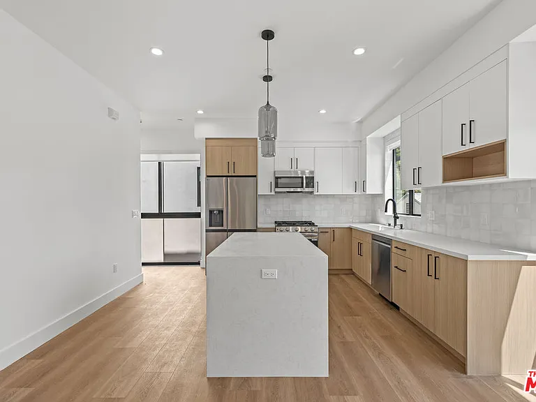 5839 Kester Ave #2 — Photo 2