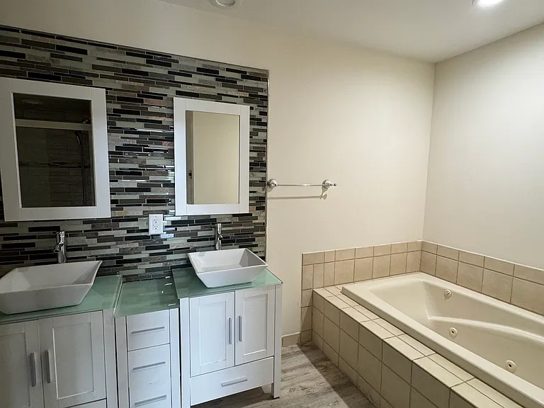 53 Dunbar Ave #3 — Photo 18