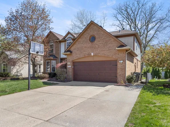 29839 Bobrich St, Livonia, MI 48152
