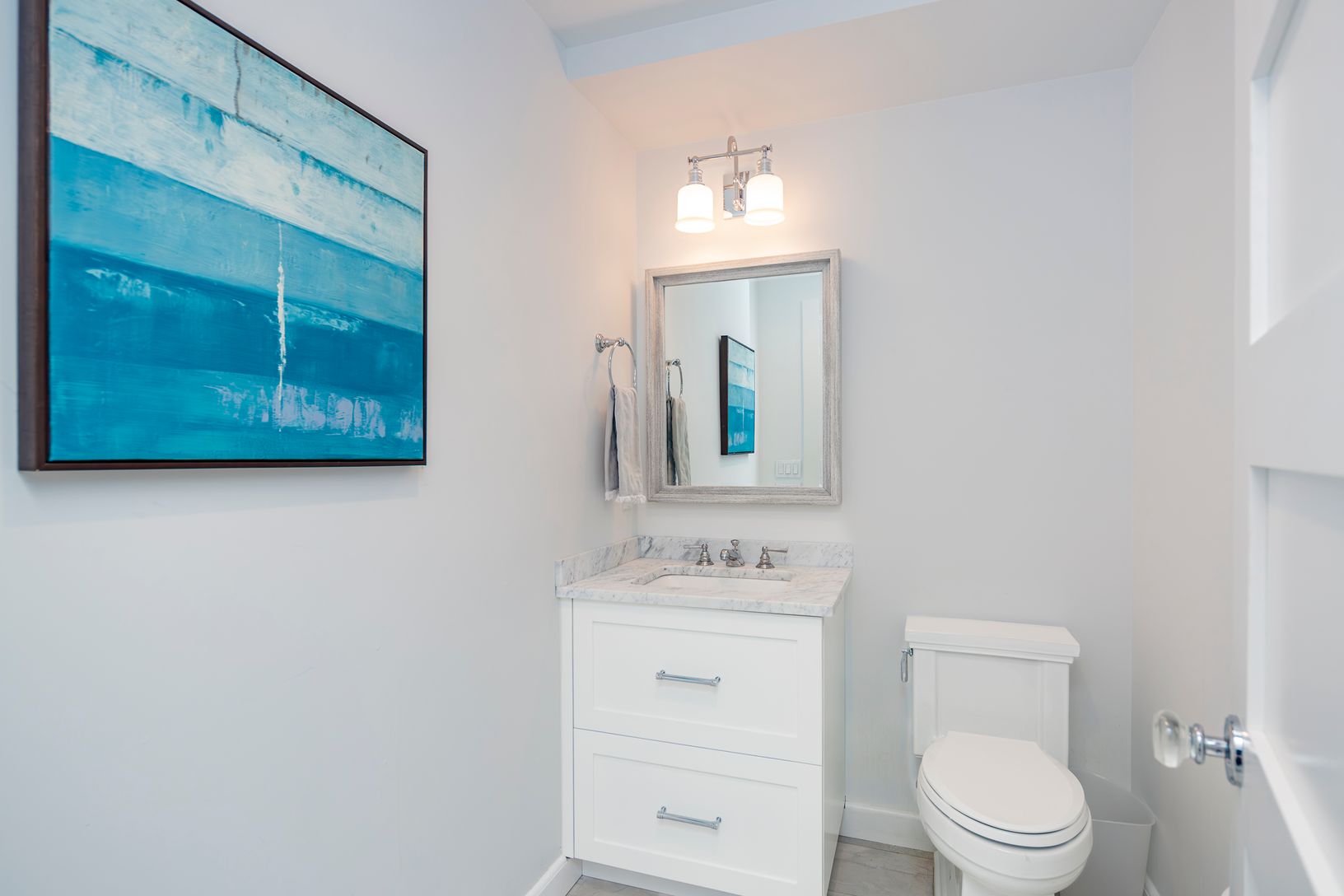  Lower Level Powder Room 