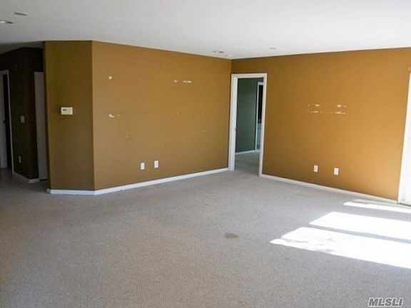 4th image of 31 Vista Dr