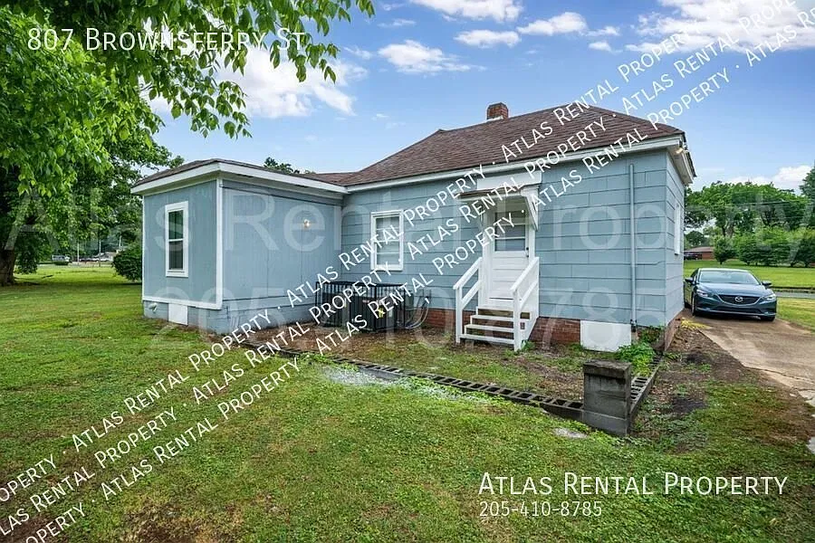 Charming Athens Home with Granite Counters, Luxury Flooring & Covered Porch! — Photo 4