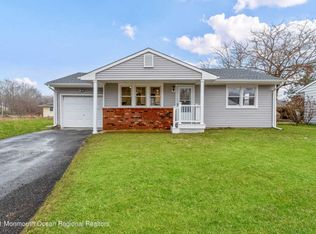 19 Wall Cress Ct, Toms River, NJ