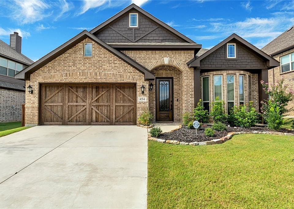 1st image of 454 Bentley Dr