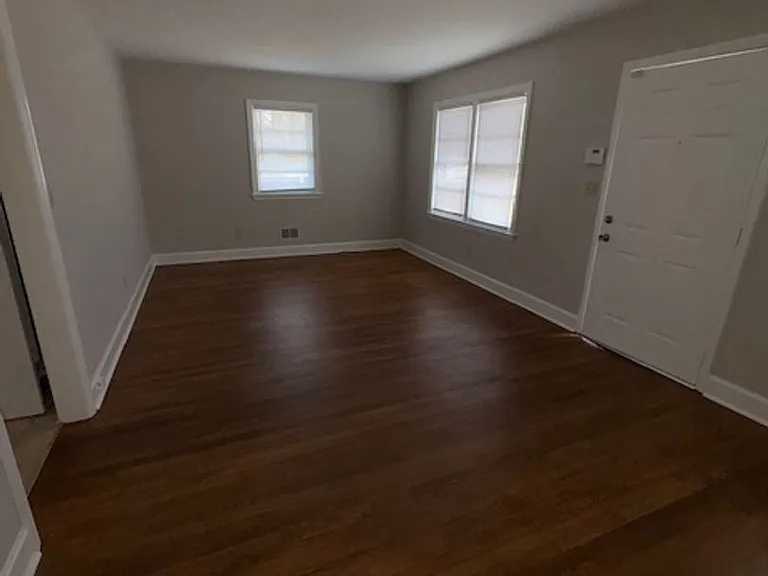 403 Smith Ave #B — Photo 3