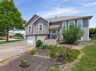 1303 S Bury St, Tonganoxie, KS 66086