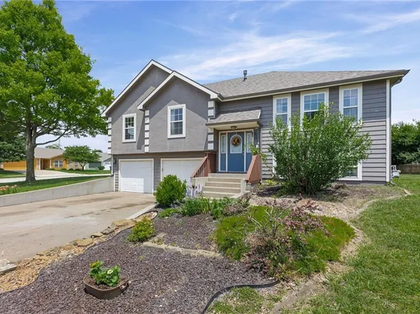 1303 S Bury St, Tonganoxie, KS 66086