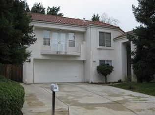 10518 N Camarillo Dr, Fresno, CA