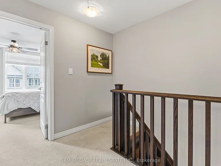 215 Dundas St E #9 — Photo 20