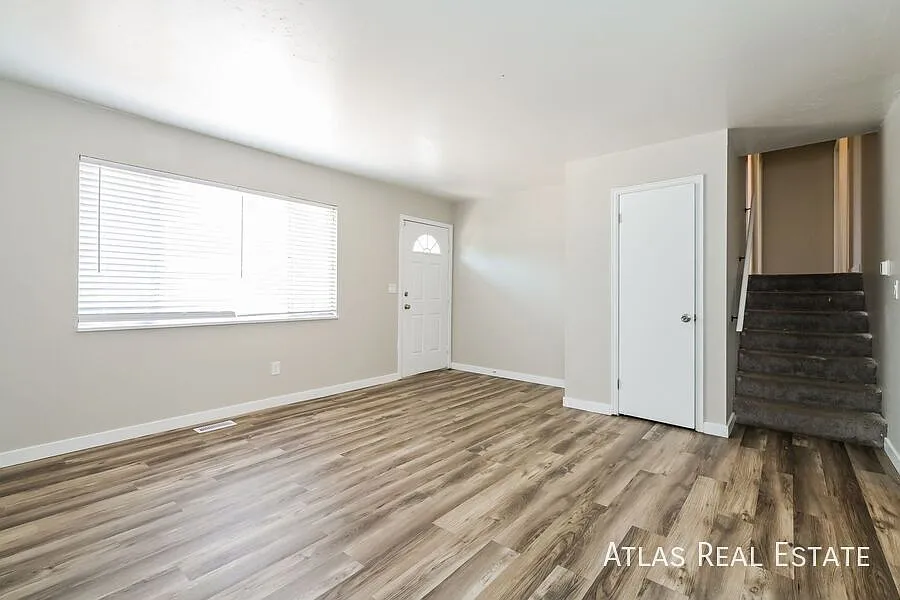 2 Weeks Free Rent & Free 55" Tv If Moved In By 8/31! Charming 4bd/2ba Aurora House In Great Locat... — Photo 3