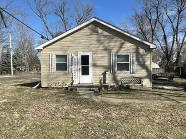 200 Indiana Ave, South Roxana, IL 62087