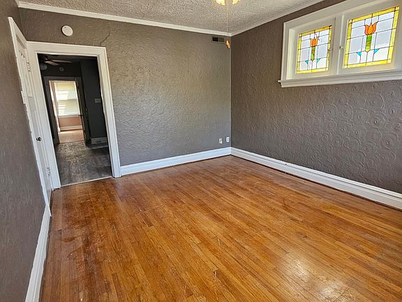 3rd image of 1712 Yale Ave #1S