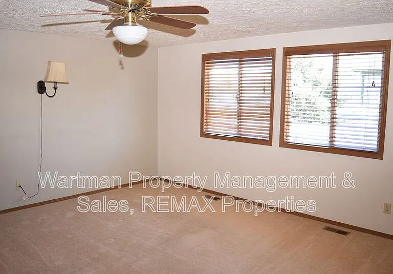 2860 Frazier Ln — Photo 11