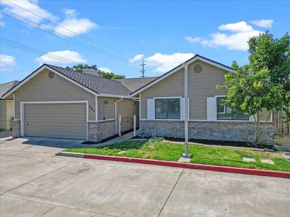 707 E Century Pl, Lodi, CA 95240