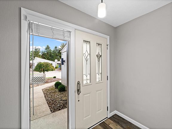 3rd image of 11016 Eastwind Ct