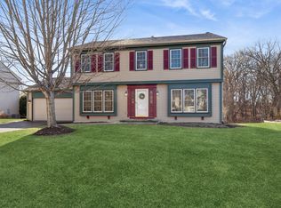 701 N Carriage Hill Rd, Island Lake, IL 60042