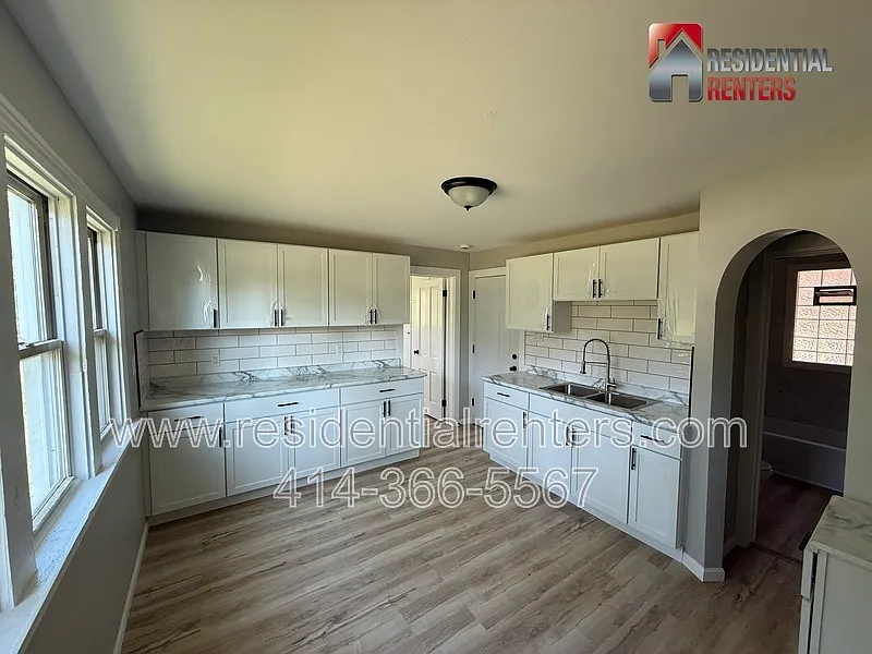 3 bed, 1.0 bath, 900 sqft, $1,395 — Photo 2