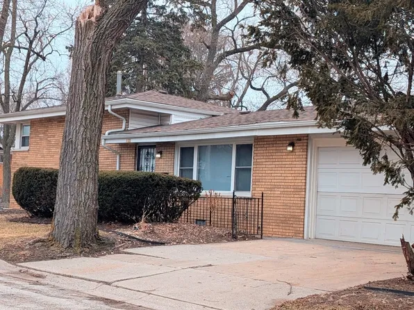 1722 168th St, Lansing, IL 60429