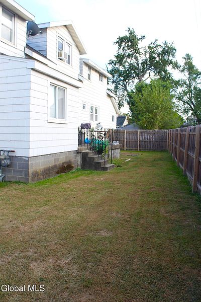 3rd image of 804 25th Street