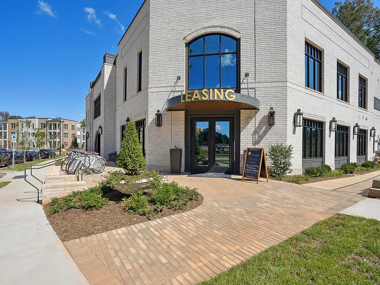 NOVEL Davidson by Crescent Communities — Photo 40