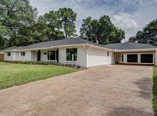 935 Chantilly Ln, Houston, TX 77018